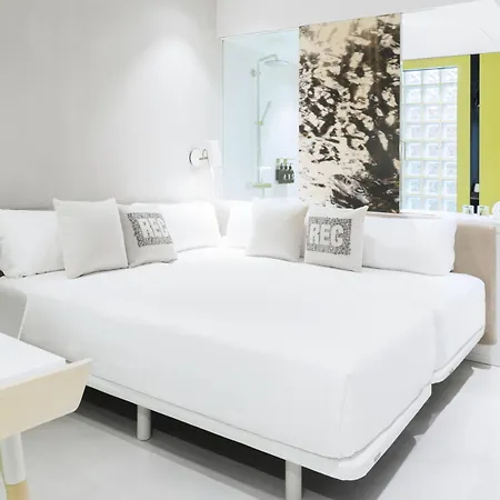 Rec - Adults Only 3*